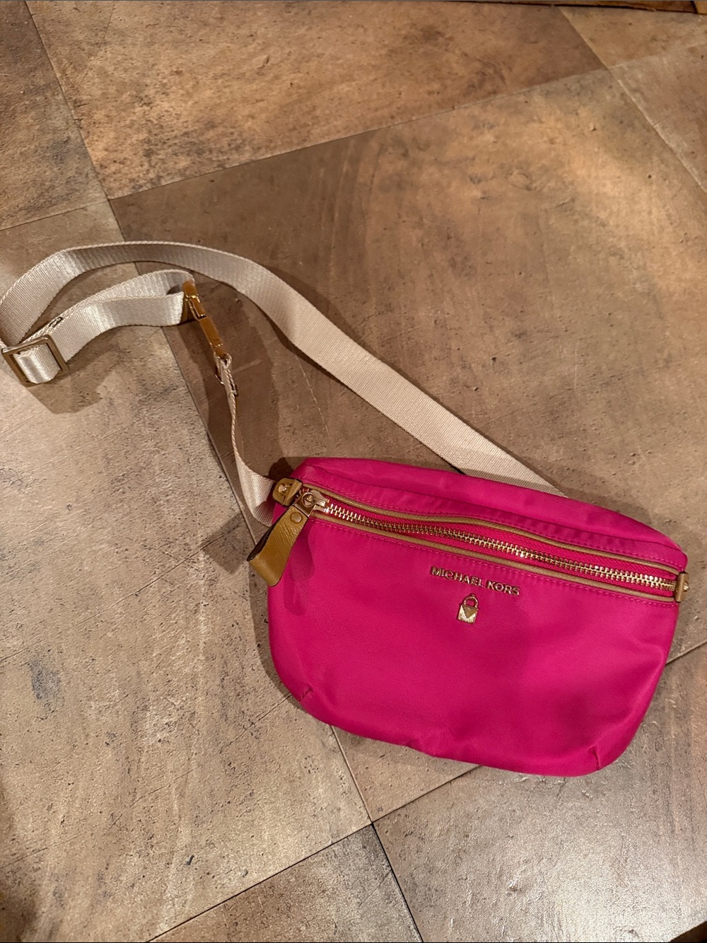 Michael Kors Fanny Pack - Picture 1 of 2